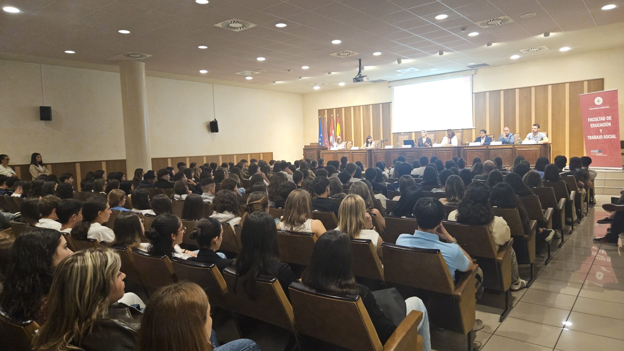 Ser un alumno memorable, este año con el lema: Saber más para servir mejor